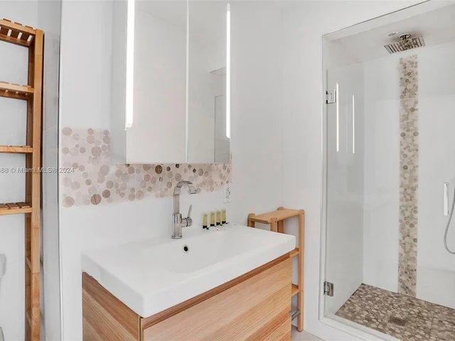 5445 Collins Ave # 14, Miami Beach FL 33140