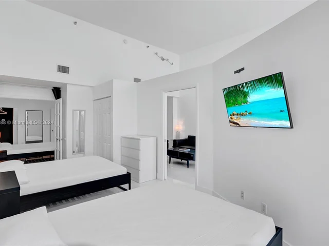 5445 Collins Ave # 14, Miami Beach FL 33140