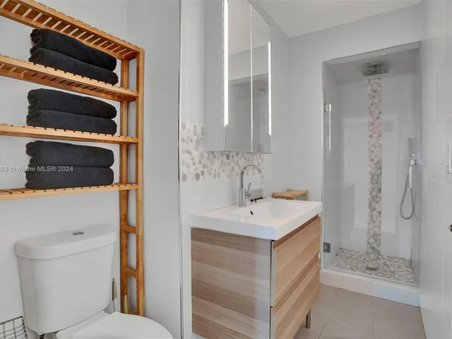 5445 Collins Ave # 14, Miami Beach FL 33140