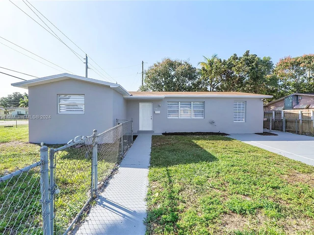 190 NE 173rd St, North Miami Beach FL 33162