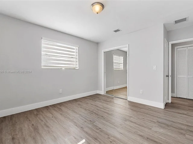 190 NE 173rd St, North Miami Beach FL 33162