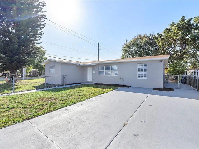190 NE 173rd St, North Miami Beach FL 33162