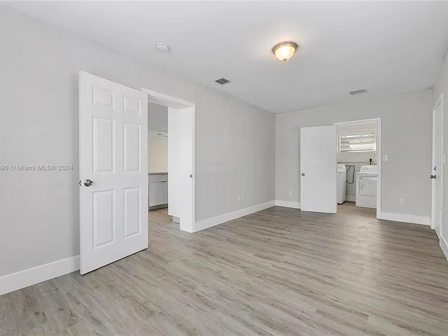 190 NE 173rd St, North Miami Beach FL 33162