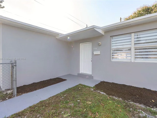 190 NE 173rd St, North Miami Beach FL 33162