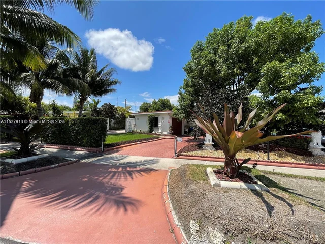 15 NW 197th St, Miami Gardens FL 33169