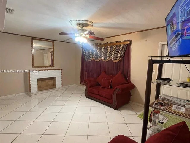 15 NW 197th St, Miami Gardens FL 33169