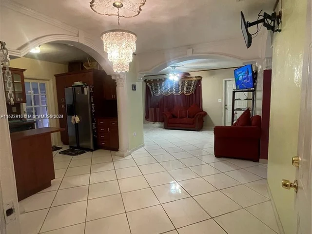 15 NW 197th St, Miami Gardens FL 33169