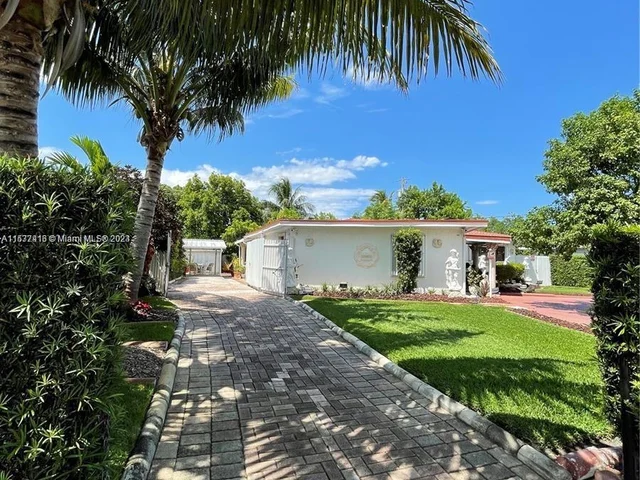 15 NW 197th St, Miami Gardens FL 33169