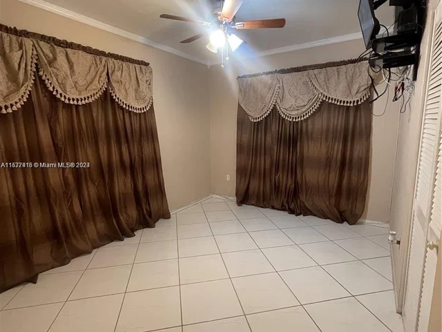 15 NW 197th St, Miami Gardens FL 33169