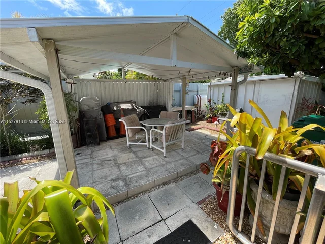 15 NW 197th St, Miami Gardens FL 33169