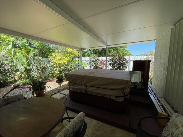 15 NW 197th St, Miami Gardens FL 33169