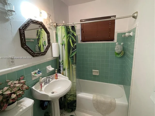 15 NW 197th St, Miami Gardens FL 33169