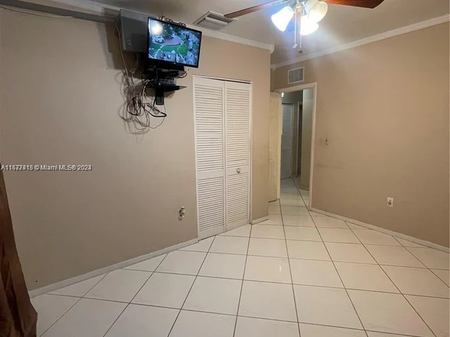 15 NW 197th St, Miami Gardens FL 33169