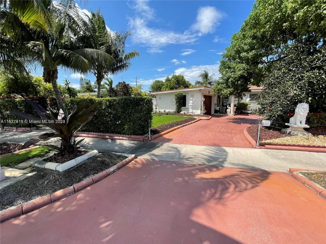 15 NW 197th St, Miami Gardens FL 33169