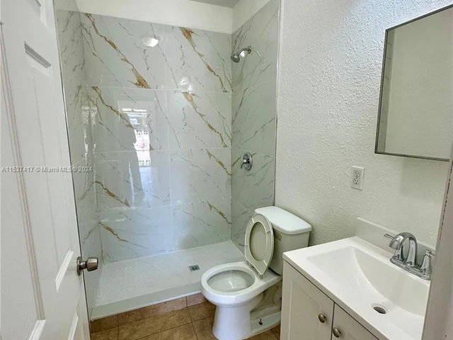 1773 NW 19th St, Miami FL 33125