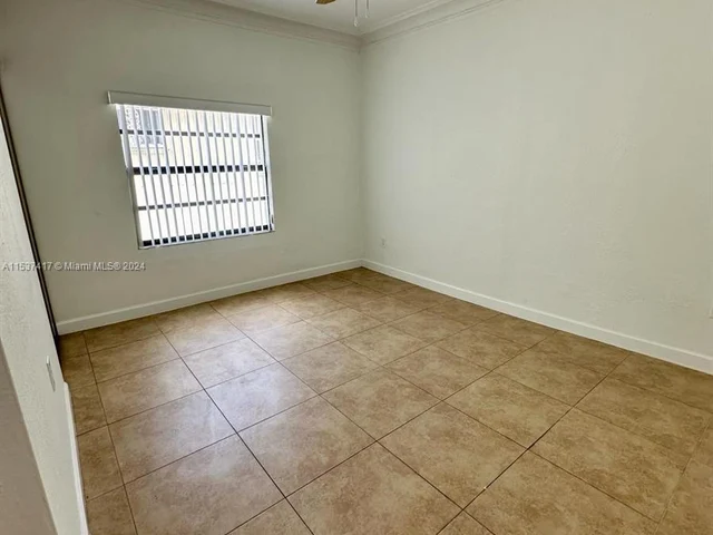 1773 NW 19th St, Miami FL 33125