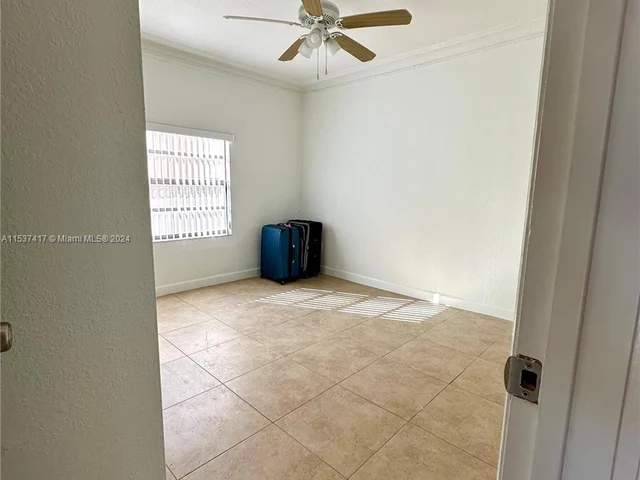 1773 NW 19th St, Miami FL 33125