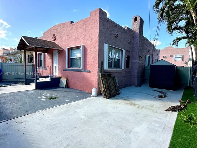 1773 NW 19th St, Miami FL 33125