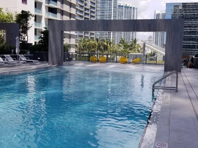 55 SW 9th St # 2608, Miami FL 33130