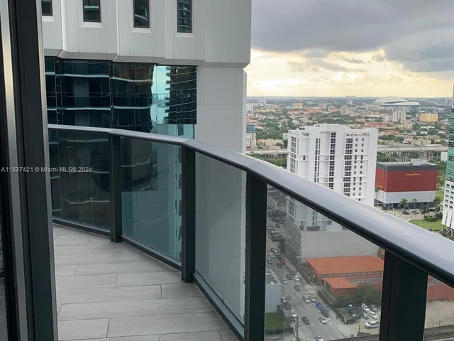 55 SW 9th St # 2608, Miami FL 33130