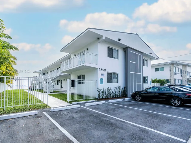 1850 S Treasure Dr # 2, North Bay Village FL 33141