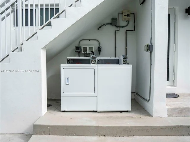 1850 S Treasure Dr # 2, North Bay Village FL 33141