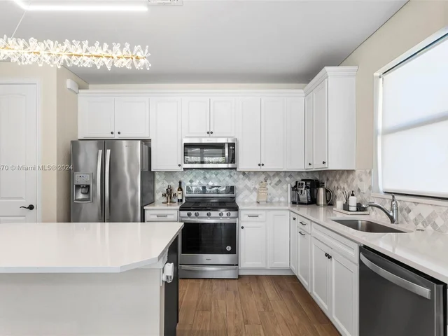 4642 W Pinehurst Trl W, Oakland Park FL 33309