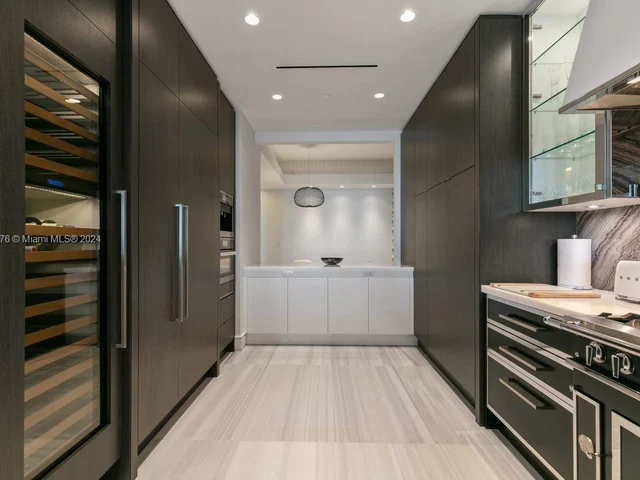 17901 Collins Ave # 703, Sunny Isles Beach FL 33160