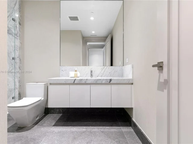 17901 Collins Ave # 703, Sunny Isles Beach FL 33160