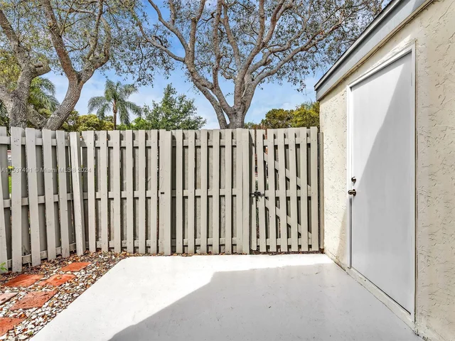 1436 Springside Dr # 1436, Weston FL 33326