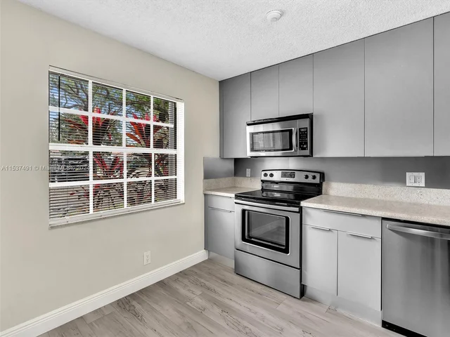 1436 Springside Dr # 1436, Weston FL 33326