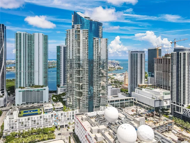 851 NE 1st Ave # 806, Miami FL 33132