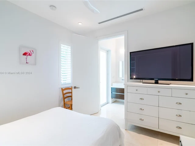 629 Hampton Ln, Key Biscayne FL 33149