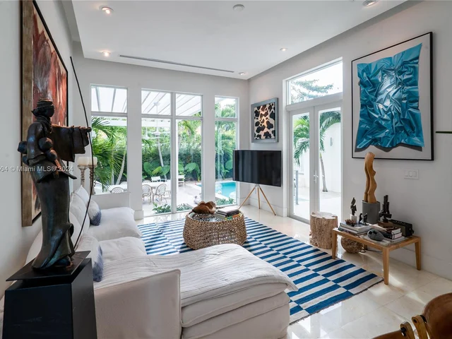 629 Hampton Ln, Key Biscayne FL 33149