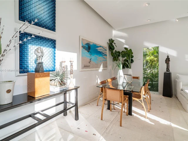 629 Hampton Ln, Key Biscayne FL 33149