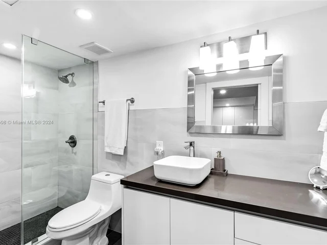 2301 Collins Ave # 1543, Miami Beach FL 33139