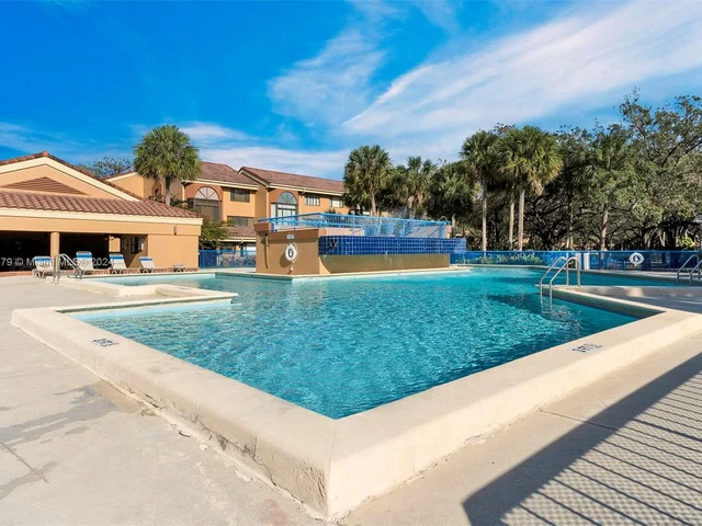 15555 N Miami Lakeway N # 202, Miami Lakes FL 33014