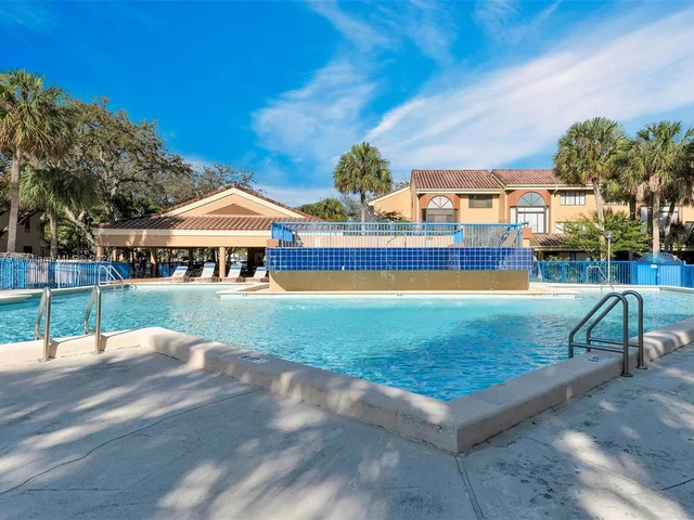 15555 N Miami Lakeway N # 202, Miami Lakes FL 33014