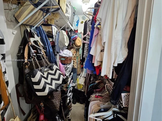 1810 NW 119th St # 204, Miami FL 33167