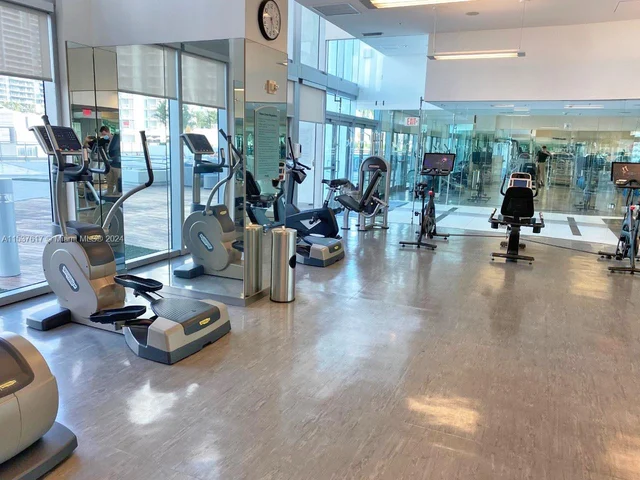 92 SW 3rd St # 4007, Miami FL 33130