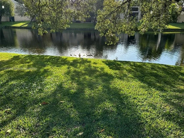 1140 NW 99th Ave # 70, Pembroke Pines FL 33024