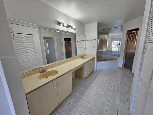 14864 SW 104th St # 14, Miami FL 33196