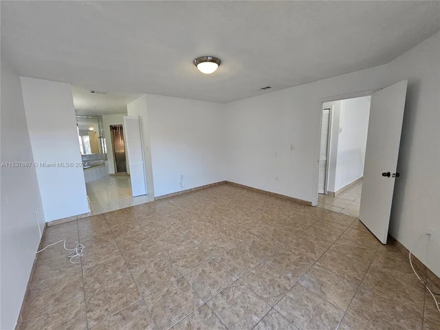 14864 SW 104th St # 14, Miami FL 33196