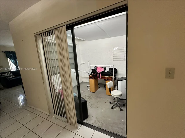 10622 SW 21st Ln # 0, Miami FL 33165