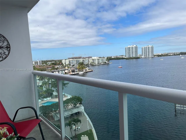 2841 NE 163rd St # 811, North Miami Beach FL 33160