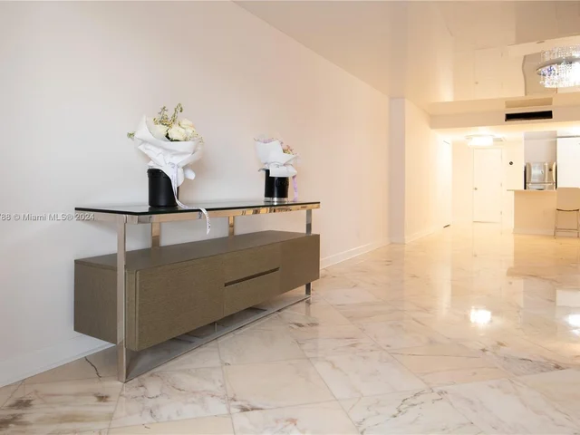 2500 Parkview Dr # 1714, Hallandale Beach FL 33009