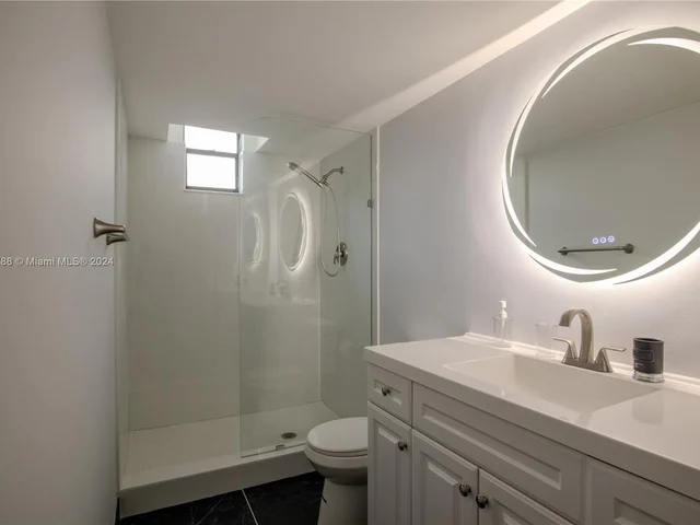 2500 Parkview Dr # 1714, Hallandale Beach FL 33009