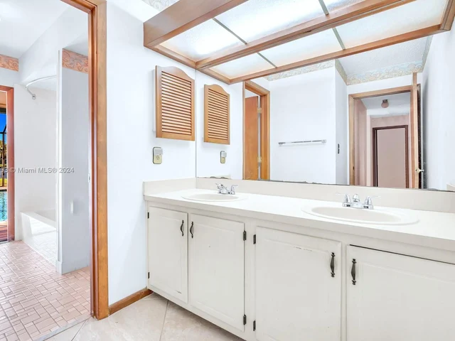 8750 SW 57th Pl, Cooper City FL 33328