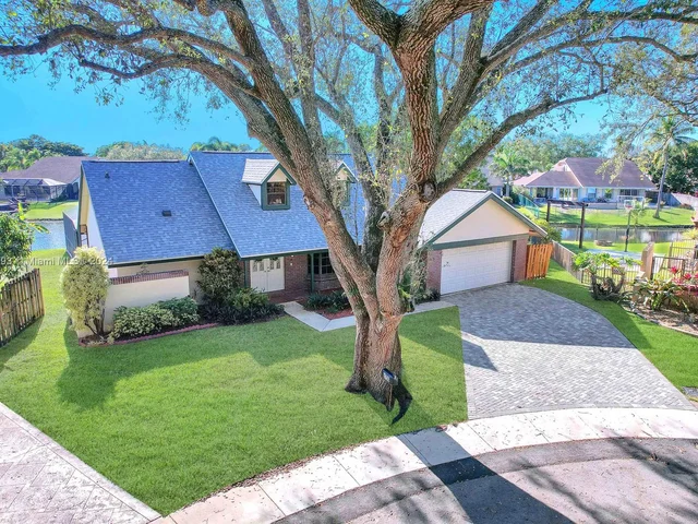 8750 SW 57th Pl, Cooper City FL 33328