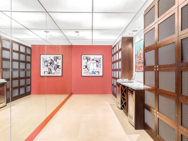 55 SE 6th St # 3705, Miami FL 33131